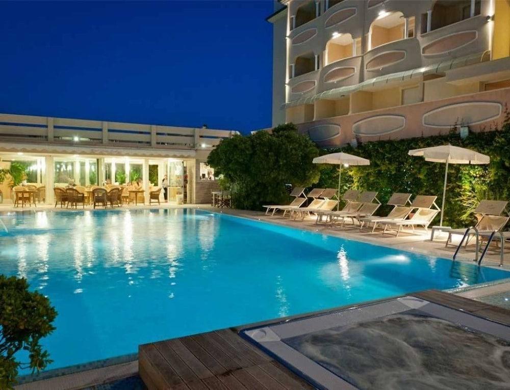 Hotel Derby Exclusive Milano Marittima Dış mekan fotoğraf