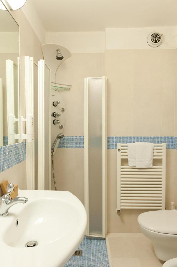 Hotel Derby Exclusive Milano Marittima Oda fotoğraf